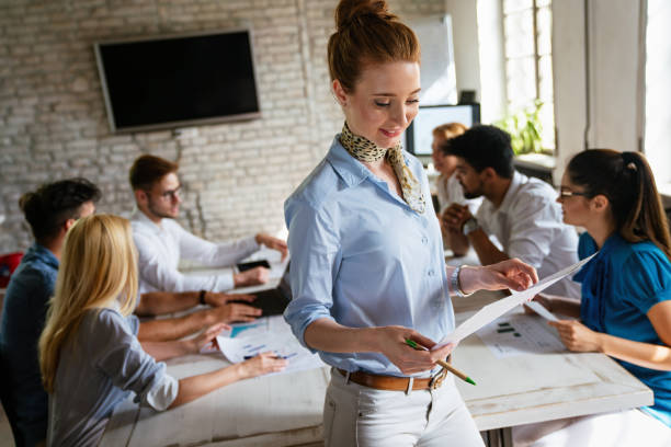 ¿Qué hace una agencia de inteligencia artificial? Funciones clave de una agencia de inteligencia artificial