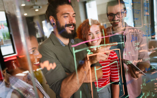 Cómo puede ayudar una agencia de inteligencia artificial a mi negocio Herramientas y tecnologías de IA que puedes implementar